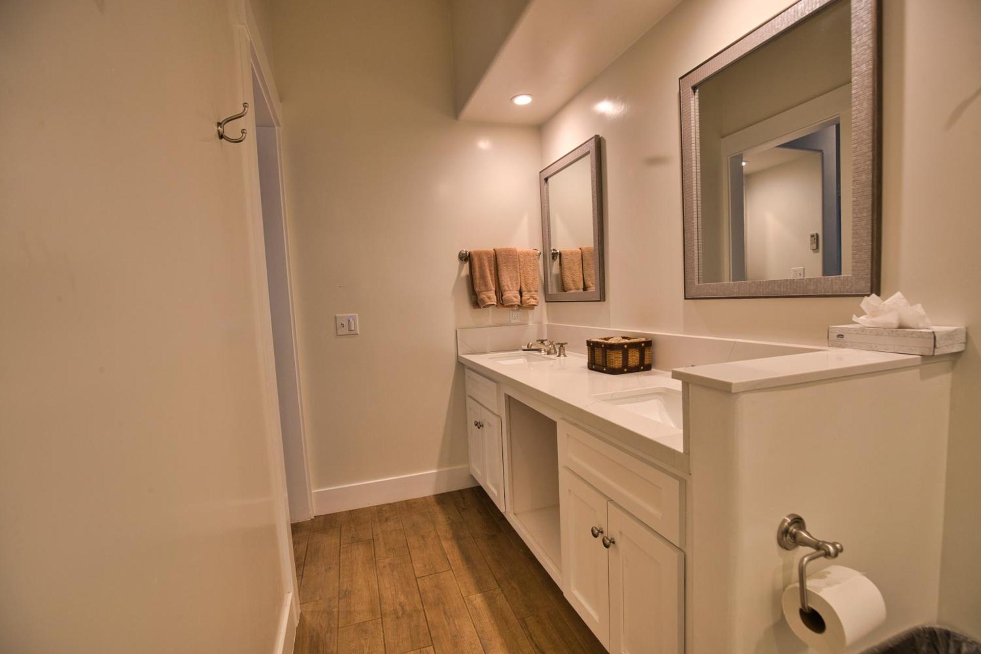 Circle Bar B Guest Ranch 4*