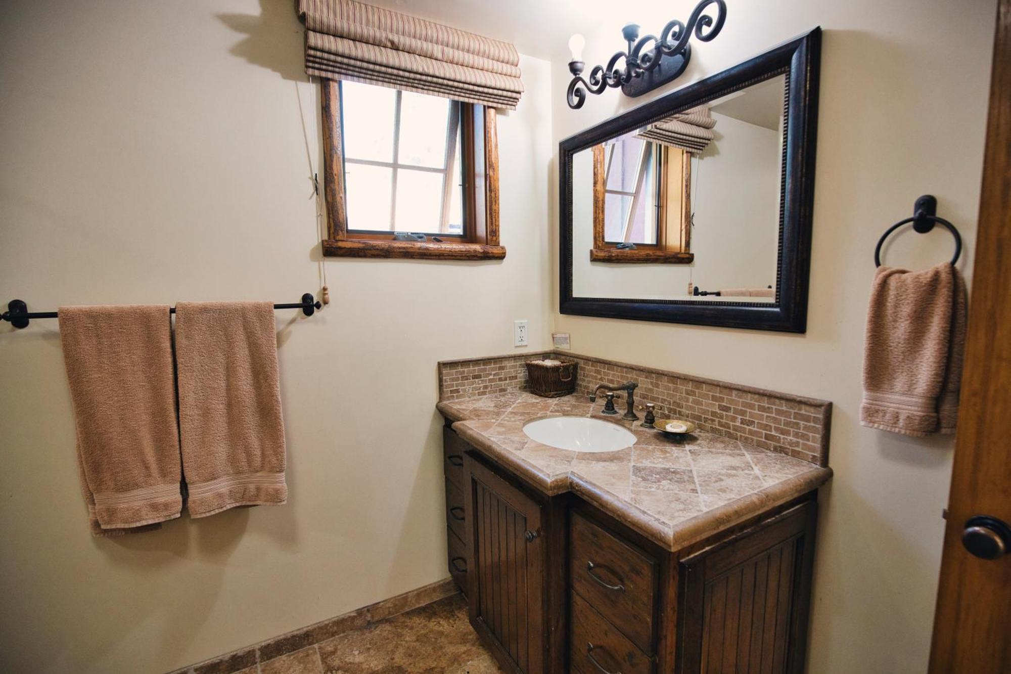 Circle Bar B Guest Ranch Hotel 4*