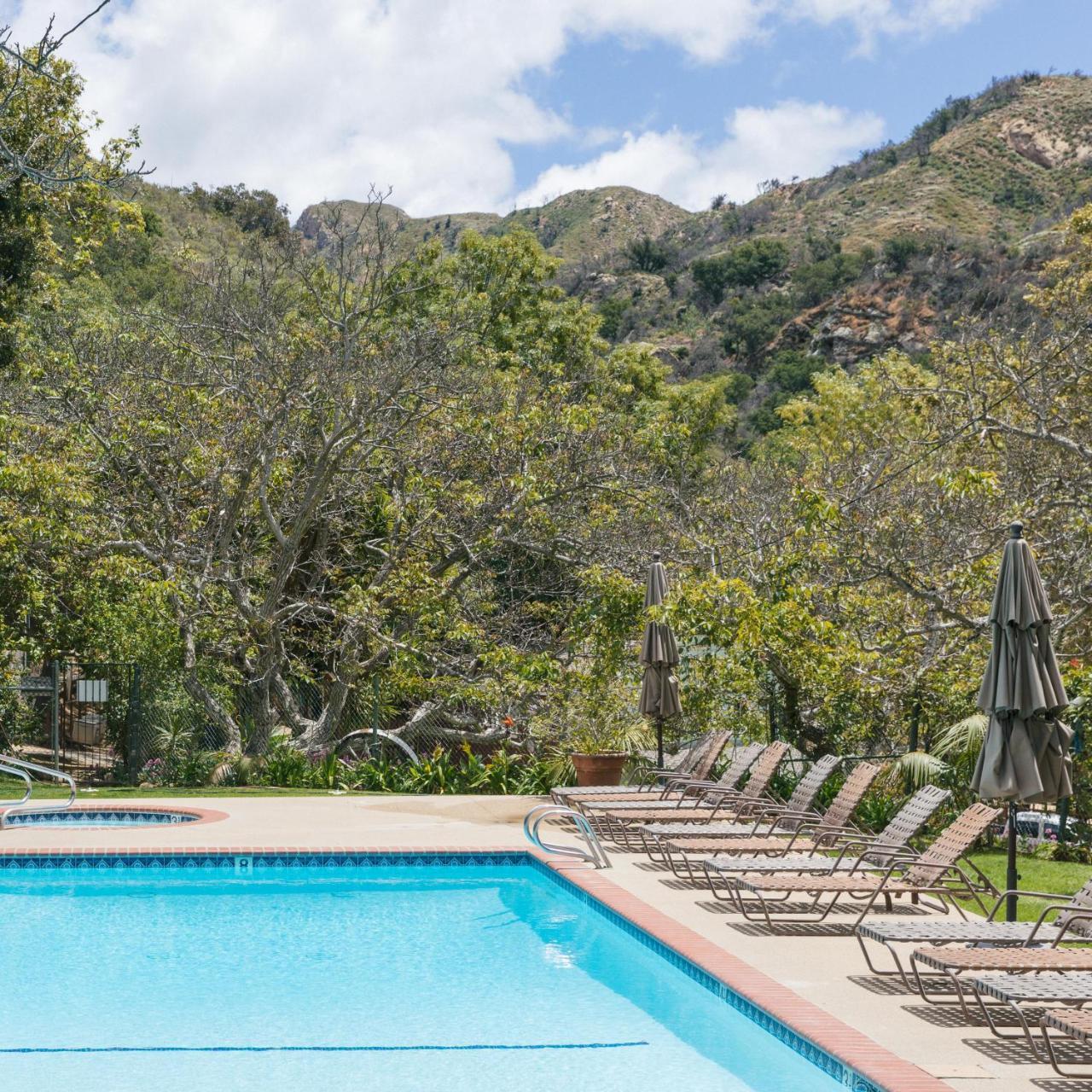 Hotel Circle Bar B Guest Ranch 4*
