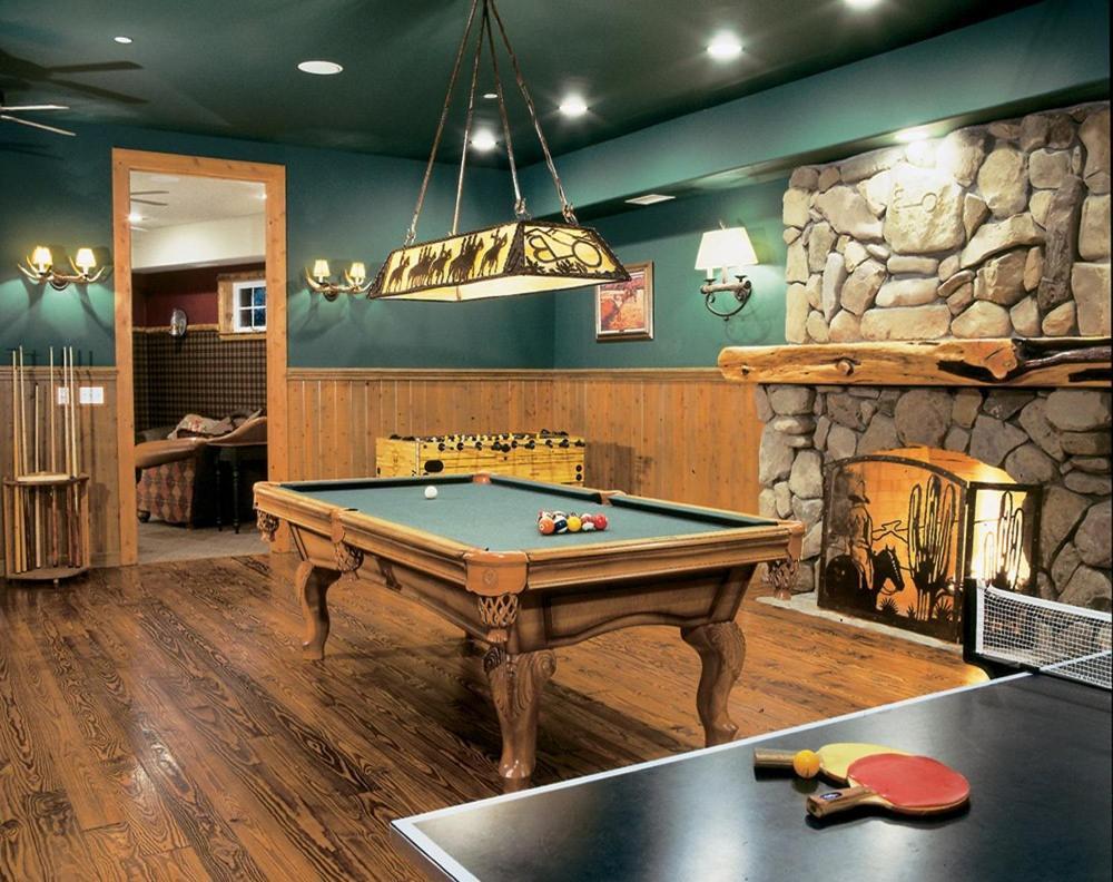 Circle Bar B Guest Ranch Hotel 4*